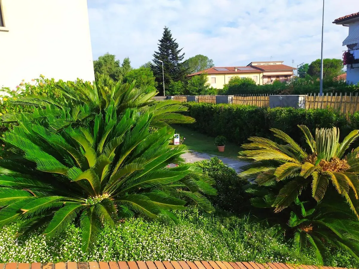 B&B Tra Mare E Marmo Marina Di Carrara Bed & Breakfast