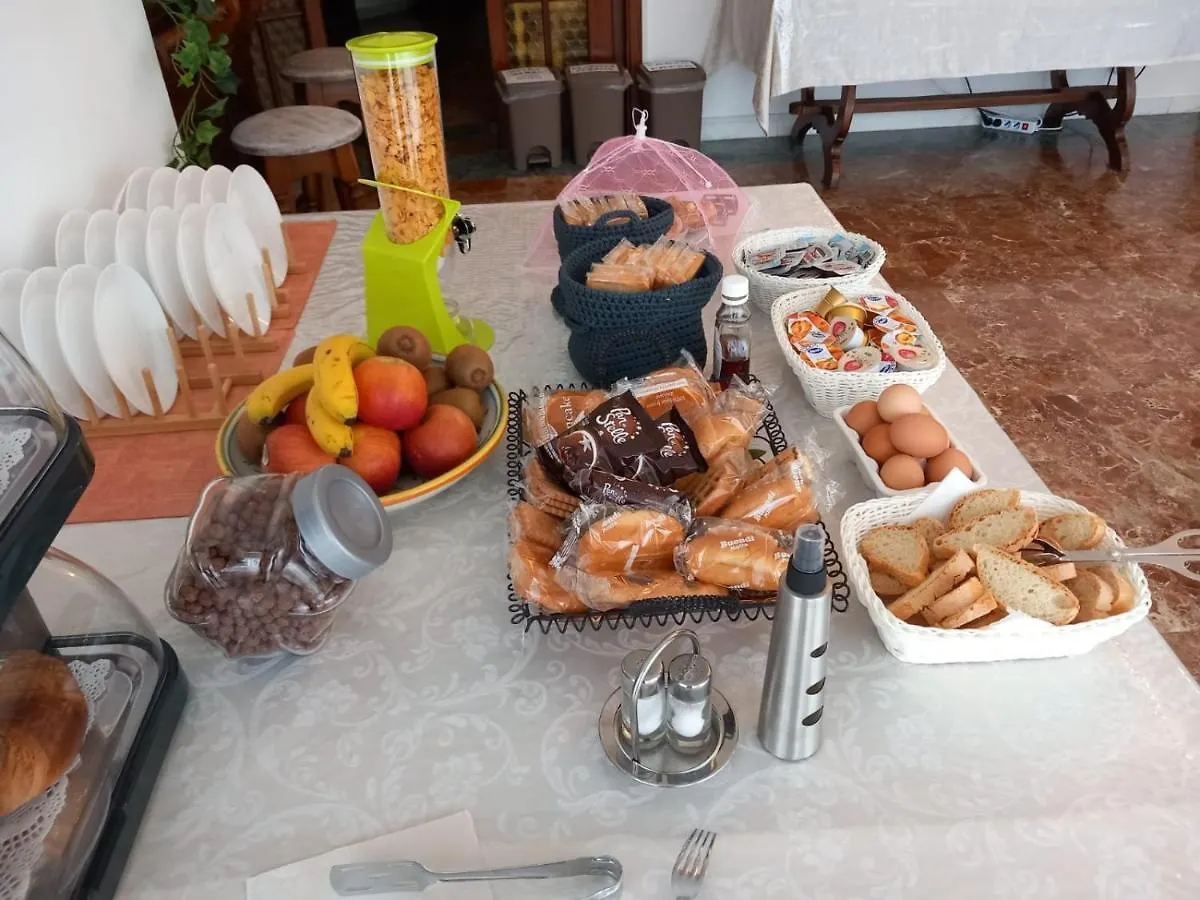 B&B Tra Mare E Marmo Marina Di Carrara Bed & Breakfast